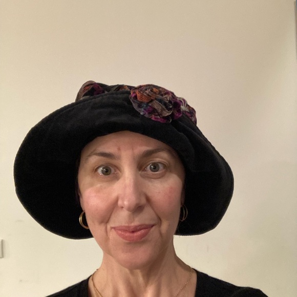 Velvet vintage style hat black/colourful soft and warm - Picture 9 of 10